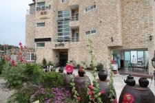 Damoa Pension | Qantas Hotels Damoa Pension