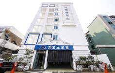 M Boss Motel | Qantas Hotels M Boss Motel