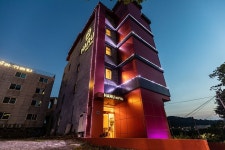 Hotel Haru | Qantas Hotels Hotel Haru