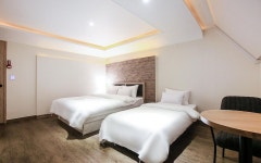 Cheonho HIT | Qantas Hotels Cheonho HIT