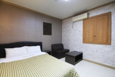 Gimje Ann | Qantas Hotels Gimje Ann