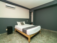 Adhoc SF Plaza | Qantas Hotels Adhoc SF Plaza
