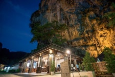 톤사이 베이 리조트 (Tonsai Bay Resort) - 몽키트래블