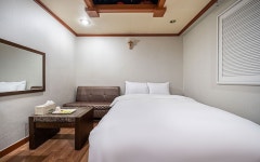 Suyu Four Seasons Hotel | Qantas Hotels Suyu Four Seasons Hotel