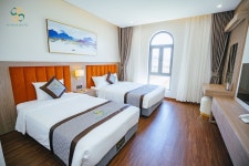 Seasun Hotel Ha Long | Qantas Hotels Seasun Hotel Ha Long