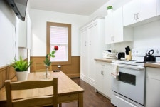 Affordable Apartment w Parking Location Coffee | Qantas Hotels Affordable Apartment w Parking Location Coffee