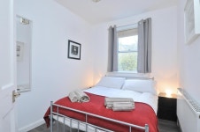 367 Comfortable 2 Bedroom Apartment on the Edge of Edinburgh s Historic Old Town | Qantas Hotels 367 Comfortable 2 Bedroom... 