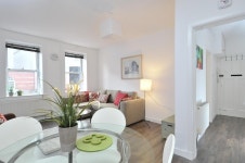 367 Comfortable 2 Bedroom Apartment on the Edge of Edinburgh s Historic Old Town | Qantas Hotels 367 Comfortable 2 Bedroom... 