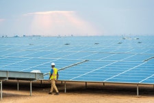 Abu Dhabi to build world’s largest solar power plant Abu Dhabi to build world’s largest solar power plant | The Express Tribune