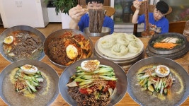 네이버 인플루언서 [네이버 인플루언서] 20년 전통 2대째 내려오는 칡물냉면 칡비빔냉면에 왕만두 싸먹고 곤드레밥 후식으로 털자