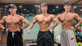 네이버 인플루언서 [네이버 인플루언서] 내추럴 프로들의 대회 2주전 놀라운 남성호르몬 수치 변화 결과는? [피지크3형제Vlog]