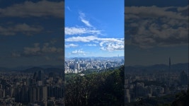 네이버 인플루언서 [네이버 인플루언서] [우면산] 가을 하늘 아래 소망탑에서 본 서울의 선명한 도심 풍경 (2024.09.29) #우면산 #서울도심지풍경... 