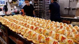 네이버 인플루언서 [네이버 인플루언서] 시장 버거 달인 - 광명시장 클로렐라 햄버거 / korean street food