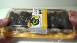 꼬마 줄줄이 김밥, GS25 편의점의 작은 마약김밥 제품 시식기 | Doovi 꼬마 줄줄이 김밥, GS25 편의점의 작은 마약김밥 제품 시식기