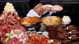 네이버 인플루언서 [네이버 인플루언서] 소갈비세트 묵고 돼지갈비가 통으로 들어간 김치찌개ㄷㄷ 고봉밥 말아서 술국 또묵자