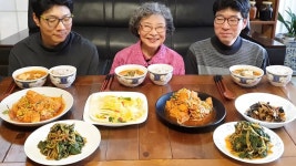 밥먹자! 스팸 달래 된장찌개 먹방 (두부 콩나물볶음, 머위나물 무침) Doenjang Jjigae / KOREAN MUKBANG EATING SHOW