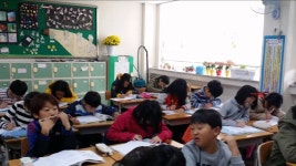 양지초등학교 4학년 5반 (사랑은 은하수 다방에서) | Doovi 양지초등학교 4학년 5반 (사랑은 은하수 다방에서)