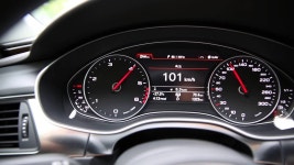 AUDI A7 55TDI 오르막길 가속 | Doovi AUDI A7 55TDI 오르막길 가속