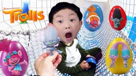 [With Kids]실내 놀이터 키즈카페 보물찾기 서프라이즈 에그 알까기 트롤 피규어 어린이 장난감... | Doovi [With Kids]실내 놀이터 키즈카페... 