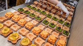 [네이버 인플루언서] 100% 아몬드가루로 만든 쫀쫀, 폭신 수제 다쿠아즈와 제철 과일로 만든 젤라또 아이스크림!│Dacquoise & Fruit gelato