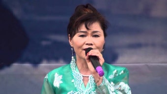 가수 금사랑 - 인생유정 / 코리아 예술단 가을맞이 가요무대 (원적산 공원) 야외 특설무대 공연 2... | Doovi 가수 금사랑 - 인생유정 / 코리아...
