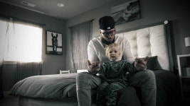 Evil - V: 노래 가사, 뮤직 비디오 및 콘서트