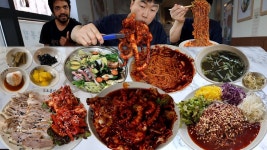 네이버 인플루언서 [네이버 인플루언서] 보쌈 낙지볶음 막국수 세트로 묵고 소면에 비벼서 낙지연포탕 부추전 또묵자