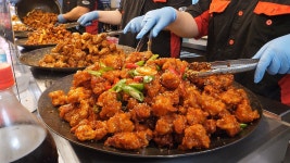 네이버 인플루언서 [네이버 인플루언서] 유명한 닭강정 모음! / Famous Sweet and Spicy Korean Fried Chicken Collection!