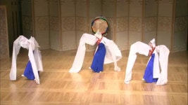 국립국악원 수요춤전: 박재희 [2015.04.08.]  02. 승무(한영숙류) | Doovi 국립국악원 수요춤전: 박재희 [2015.04.08.]  02. 승무(한영숙류)