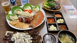 네이버 인플루언서 [네이버 인플루언서] 인천 부평 테마의거리 맛집 귀한족발 굴보쌈 불족 골뱅이무침🥹