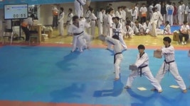 2013세계 태권도 한마당 용인대학교 태권도시범단 | Doovi 2013세계 태권도 한마당 용인대학교 태권도시범단