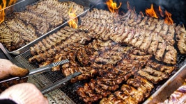 네이버 인플루언서 [네이버 인플루언서] 쪽갈비에 인생을 바쳤다! 고기 먹다 140kg 찍은 사장님이 만드는 미친 퀄리티 등갈비... 