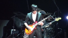 기타리스트 최희선-희망가/동물농장(올림픽홀) | Doovi 기타리스트 최희선-희망가/동물농장(올림픽홀)