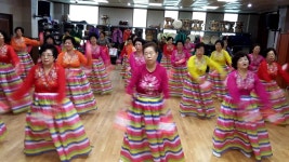 민요춤체조 ㅡ강산아리랑ㆍ남원산성ㆍ진도아리랑 | Doovi 민요춤체조 ㅡ강산아리랑ㆍ남원산성ㆍ진도아리랑