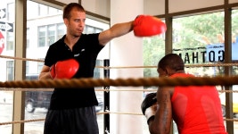 How to Duck & Slip | Boxing Lessons by Howcast · Savieo · Your #1 tool for saving videos and tracks off the open web How to... 