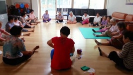 맷돌체조 경로당법/오소미강사[실버체조,힐링건강,웃음치료,레크레이션,등] | Doovi 맷돌체조 경로당법/오소미강사[실버체조,힐링건강,웃음치료... 