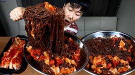 네이버 인플루언서 [네이버 인플루언서] 가슴속까지 시원한 비빔냉면 세숫대야에 말아서 9그릇 리필해 먹었습니다