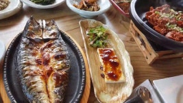 맛있는 한정식 밥상 in 목현리 소금 | Doovi 맛있는 한정식 밥상 in 목현리 소금