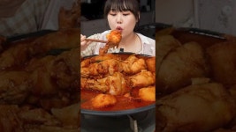 네이버 인플루언서 [네이버 인플루언서] 매콤 칼칼한 닭도리탕 먹방🍗