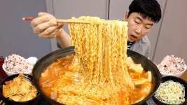 네이버 인플루언서 [네이버 인플루언서] [초저가] 3천원 김치찌개 밥반찬 무한리필.. 두부 고기 햄 라면3개 추가하고 밥말자