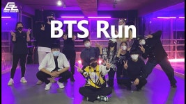 BTS (방탄소년단) - RUN BTS (달려라 방탄) / KPOP Dance Cover 방송댄스학원 취미댄스학원 이지댄스 - YouTube BTS (방탄소년단) - RUN BTS... 
