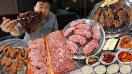 네이버 인플루언서 [네이버 인플루언서] 한우 투뿔 새우살 도삭등심 10인분.. 소고기에 상추 파김치 싸묵고  돼지갈비 또묵자.. [천안]