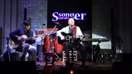 송창식-그대있음에(2015.4.22.미사리 쏭아 라이브카페) | Doovi 송창식-그대있음에(2015.4.22.미사리 쏭아 라이브카페)