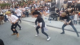 [MAXXAM 맥스] BlockB ☆Yesterday☆ 커버안무 홍대댄스버스킹... BlockB ☆Yesterday☆ 커버안무 홍대댄스버스킹 20170618일 [...