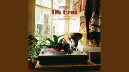 오케이에이엠커머셜 | Ok Erm - Konteks: 노래 가사, 뮤직 비디오 및 콘서트