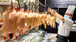 네이버 인플루언서 [네이버 인플루언서] 중국 황실 요리! 유명한 중국인 쉐프가 만든 화덕에 구운 북경오리구이, 베이징카오야... 
