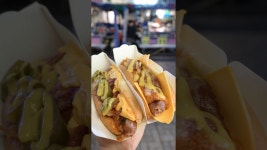 네이버 인플루언서 [네이버 인플루언서] 치즈 가득! 남포동에서 요즘 가장 핫한 핫도그 맛집│Chili Cheese Hotdog│#shorts