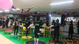 김해 삼계동 점핑다이어트 그룹운동 점핑운동 점핑피트니스 뻔뻔한운동 점핑의 매력에 빠져보세요 | Doovi 김해 삼계동 점핑다이어트 그룹운동... 