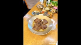 네이버 인플루언서 [네이버 인플루언서] 보라앙마 광주여행 오늘은 전라도맛집 광주맛집 송정동 화정떡갈비에서 떡갈비에 잎쐬주 한쟌💜