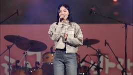 250406 HYNN 대덕물빛축제 뮤직페스티벌 고화질 - HYNN(박혜원) 마이너 갤러리
